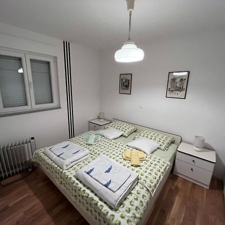Apartment Popeye Макарска Екстериор снимка