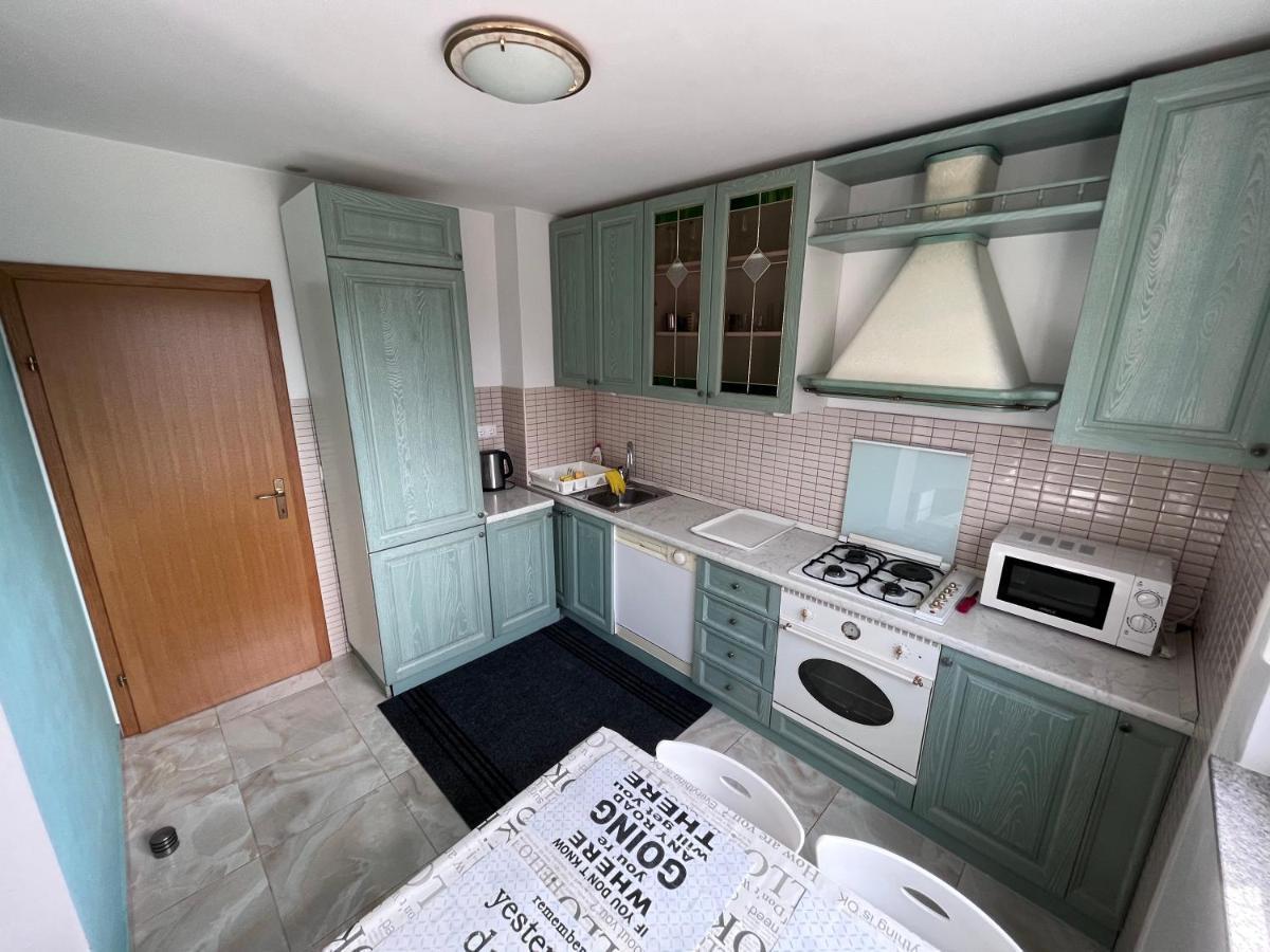Apartment Popeye Макарска Екстериор снимка