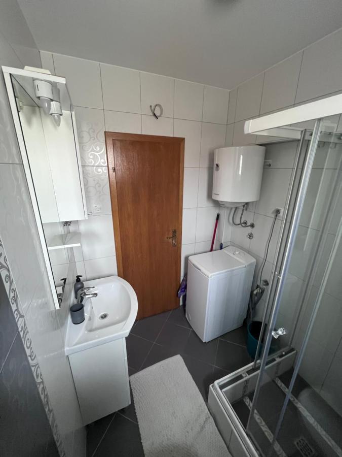 Apartment Popeye Макарска Екстериор снимка